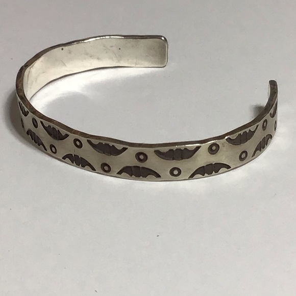 HAND STAMPED STERLING SOUTHWESTERN STYLE CUFF - Picture 6 of 7